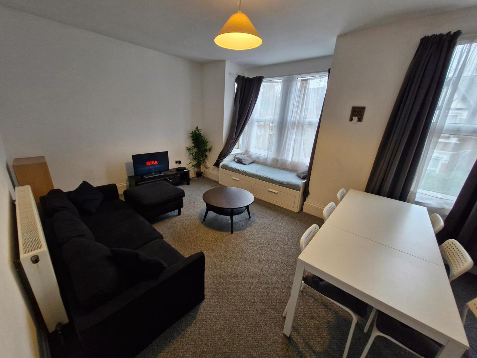 Lovely 3 Bedroom Serviced Apartment In Leytonstone Londýn Exteriér fotografie